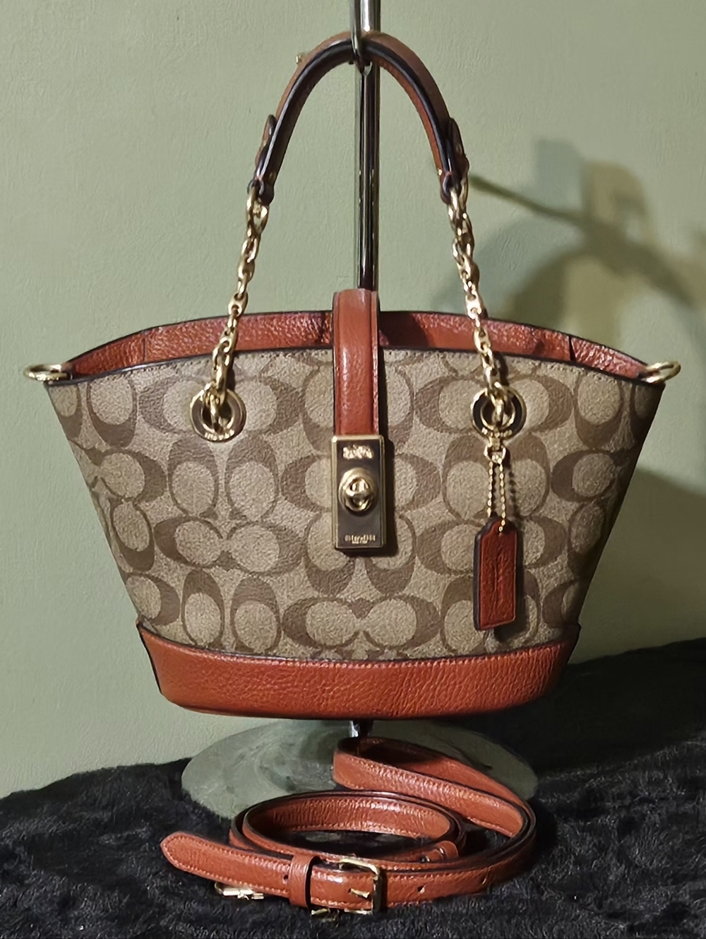 Coach Lane Bucket Bag/Crossbody